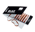 Een gedeeltelijk geopende zwarte BLAX-verpakking met het label BLAX Hair elastics - Brown (8 stuks) toont verschillende bruine, klitvrije haarelastiekjes binnenin, met twee flexibele plastic BLAX-haarelastiekjes die buitenop liggen.
