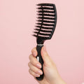 TBC Curved Paddle Brush - Ontwarrende haarborstel met varkenshaar - Zwart - Haarstylingtool