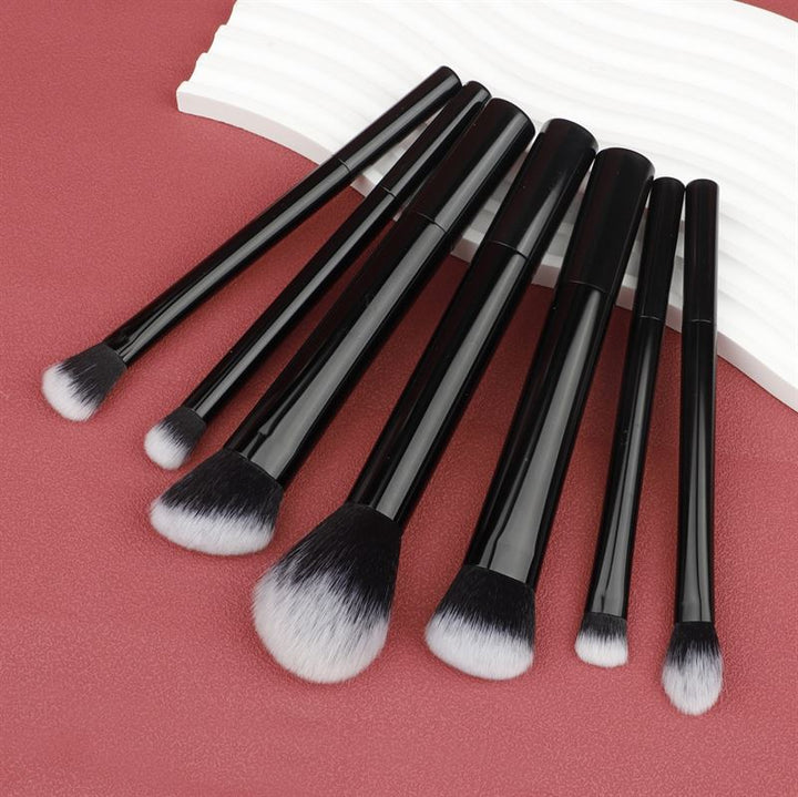 Technique PRO Chic Makeup Brush Set, 7 pcs - Black - 